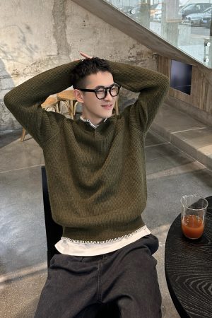 Korean Style Casual Green Pullover Henley Sweater for Men - Simple Versatile Loose Top