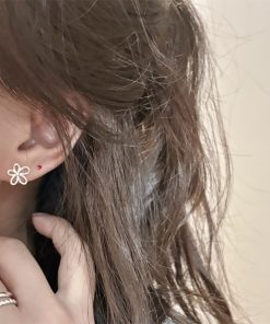 Korean Style Cherry Blossom Small Stud Earrings for Women, Versatile Ins Commuting Jewelry with a High-End Feel