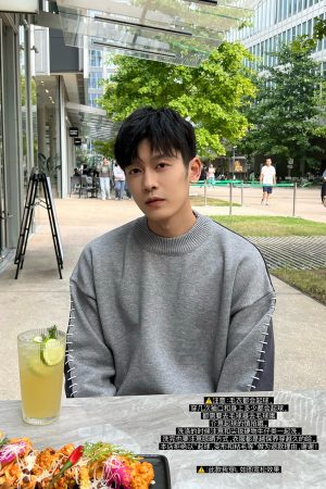 Korean Style Color Block Thickened Sweater for Men - Minimalist Loose Versatile Autumn/Winter Top