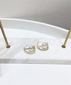 Korean Style Diamond Artificial Pearl Three-Dimensional Curved Triangle S925 Silver Needle Earrings