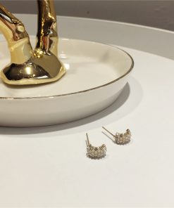 Korean Style Elegant Curved Silver Needle Earrings with Diamond-Inlaid Faux Pearls - Exquisite Small Accessories for Any Occasion