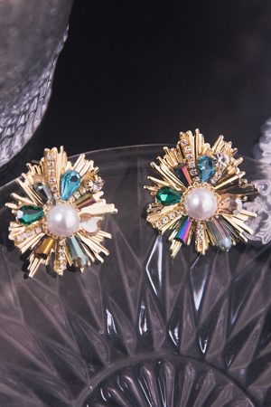 Korean-Style Exquisite Floral Earrings for Women, Minimalist Light Luxury Ear Studs, Elegant Versatile Design, Trendy Accessories