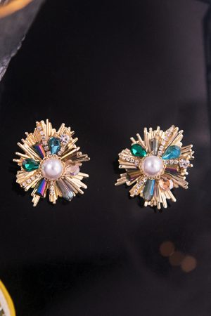 Korean-Style Exquisite Floral Earrings for Women, Minimalist Light Luxury Ear Studs, Elegant Versatile Design, Trendy Accessories