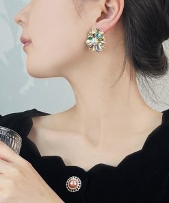Korean-Style Exquisite Floral Earrings for Women, Minimalist Light Luxury Ear Studs, Elegant Versatile Design, Trendy Accessories