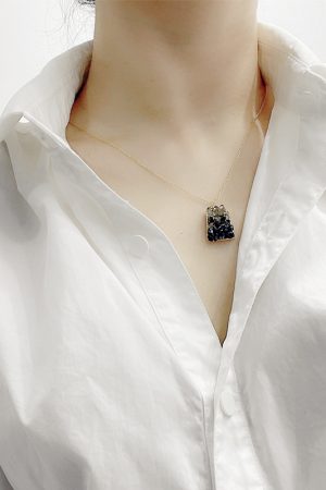 Korean-Style Exquisite Light Luxury Color-Blocking Crystal Trapezoidal Short Necklace for Clavicle and Layering Fashion
