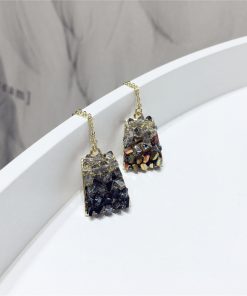 Korean-Style Exquisite Light Luxury Color-Blocking Crystal Trapezoidal Short Necklace for Clavicle and Layering Fashion