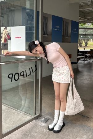 Korean-Style Floral High-Waisted A-Line Skirt - Slimming Low-Waisted Design for a Chic, Feminine Look