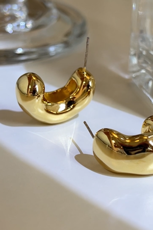 Korean Style Gold Cashew Nut Stud Earrings - Sweet Cool Light Luxury High-End Design Inspired by Song Hye-kyo