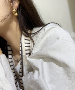 Korean Style Gold Cashew Nut Stud Earrings - Sweet Cool Light Luxury High-End Design Inspired by Song Hye-kyo