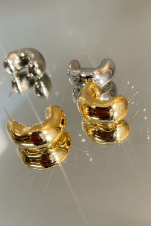 Korean Style Gold Cashew Nut Stud Earrings - Sweet Cool Light Luxury High-End Design Inspired by Song Hye-kyo