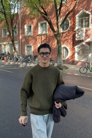 Korean Style Green Round Neck Pullover Knitted Sweater for Men - Casual Loose Fit Autumn Winter Top