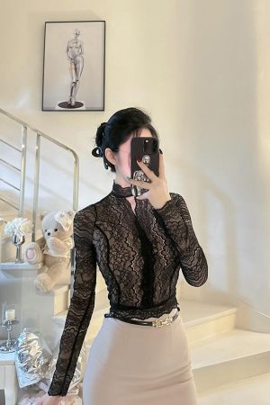 Korean-Style Halter Neck Lace Splicing Fitted Top for Young Ladies - Elegant Slim Sexy Shirt