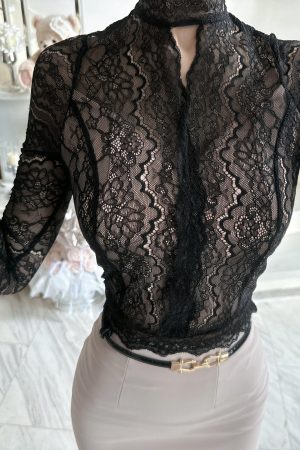 Korean-Style Halter Neck Lace Splicing Fitted Top for Young Ladies - Elegant Slim Sexy Shirt