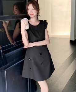 Korean-Style Hepburn Black Dress for Women, Elegant Sleeveless Design for Petite Figures, 2025 Summer Fashion
