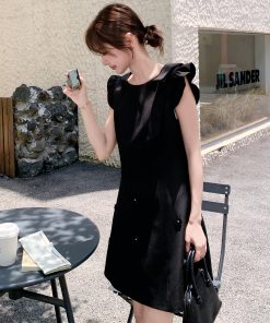 Korean-Style Hepburn Black Dress for Women, Elegant Sleeveless Design for Petite Figures, 2025 Summer Fashion