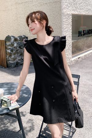 Korean-Style Hepburn Black Dress for Women, Elegant Sleeveless Design for Petite Figures, 2025 Summer Fashion