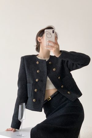 Korean-Style High-End Short Fragrant Wind Coat for Women - Elegant Petite Fashion Top with French Chic Appeal