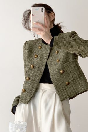 Korean-Style High-End Short Fragrant Wind Coat for Women - Elegant Petite Fashion Top with French Chic Appeal