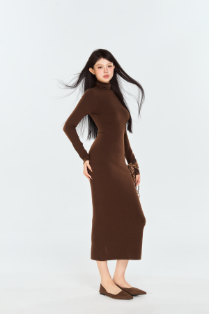 Korean Style High-Neck Knitted Bodycon Dress with Curve Design, Slim-Fit Long Skirt for Autumn and Winter Elegance