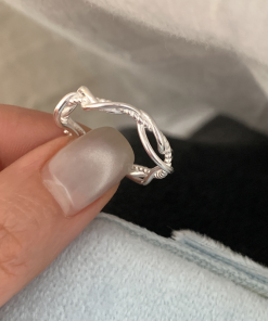 Korean-Style Intricate Intertwined Ring for Women, 2025 High-End Light Luxury Versatile Finger Accessory