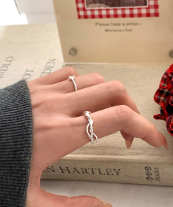 Korean-Style Intricate Intertwined Ring for Women, 2025 High-End Light Luxury Versatile Finger Accessory