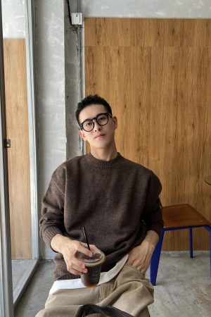 Korean Style Men's Long Sleeve Coffee Color Pullover Sweater - Soft, Loose Fit Round Neck for Autumn Winter Fashion