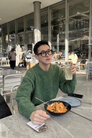 Korean Style Men's Solid Color Round Neck Pullover Sweater, Trendy Loose Fit Knitwear for Spring and Autumn Fashion