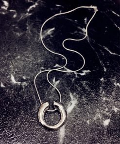 Korean-Style Minimalist C-Shaped Circle Necklace - Versatile Plain Metal Sweater Chain Pendant for Casual Fashion