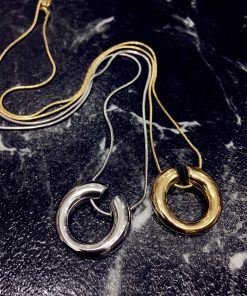 Korean-Style Minimalist C-Shaped Circle Necklace - Versatile Plain Metal Sweater Chain Pendant for Casual Fashion