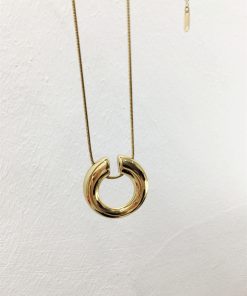 Korean-Style Minimalist C-Shaped Circle Necklace - Versatile Plain Metal Sweater Chain Pendant for Casual Fashion
