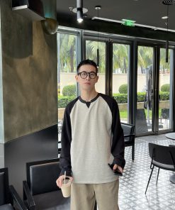 Korean Style Minimalist Color Block Raglan Long Sleeve T-Shirt for Men - Textured Feel Loose Base Layer Top for Autumn Winter