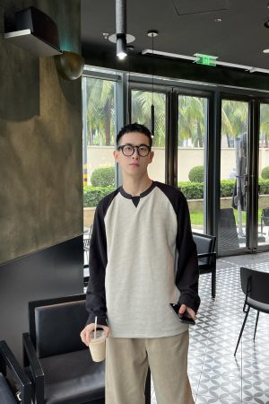 Korean Style Minimalist Color Block Raglan Long Sleeve T-Shirt for Men - Textured Feel Loose Base Layer Top for Autumn Winter