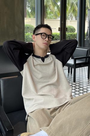 Korean Style Minimalist Color Block Raglan Long Sleeve T-Shirt for Men - Textured Feel Loose Base Layer Top for Autumn Winter