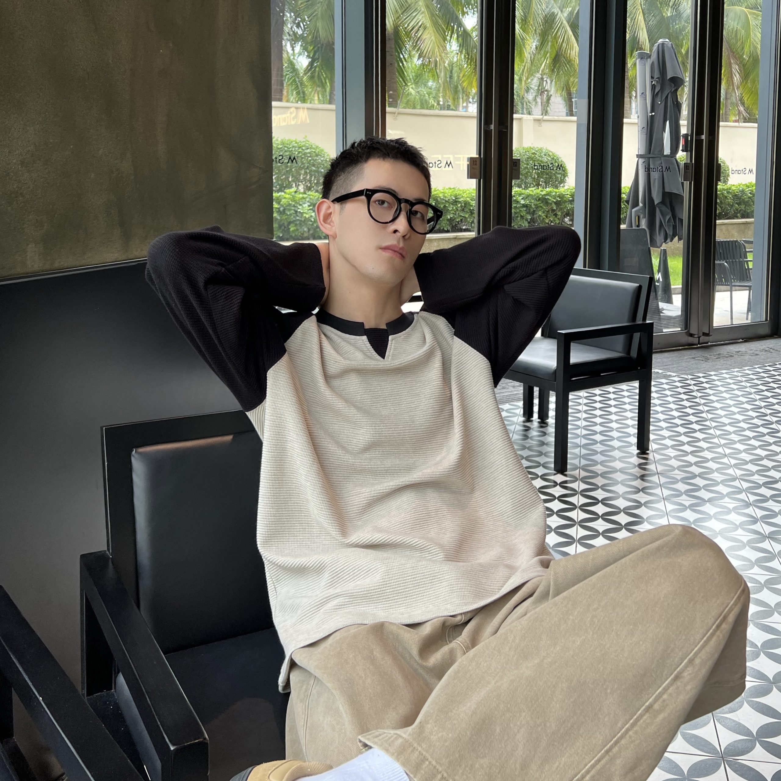 Korean Style Minimalist Color Block Raglan Long Sleeve T-Shirt for Men - Textured Feel Loose Base Layer Top for Autumn Winter Korean Style Minimalist Color Block Raglan Long Sleeve T-Shirt for Men - Textured Feel Loose Base Layer Top for Autumn Winter