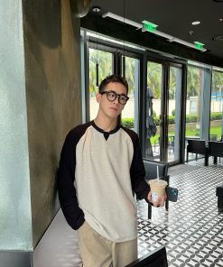 Korean Style Minimalist Color Block Raglan Long Sleeve T-Shirt for Men - Textured Feel Loose Base Layer Top for Autumn Winter