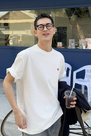 Korean Style Minimalist Embroidered Heart T-Shirt for Men - Short Sleeve Loose Casual Top