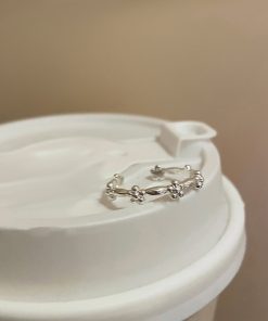 Korean-Style Minimalist Fresh Flower Ring - 2025 Niche Design Brushed Plain Band for Women, Versatile Index Finger Accessory