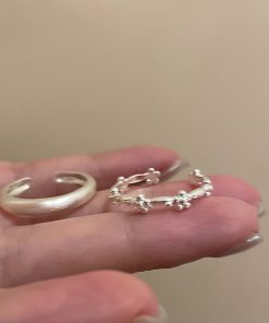 Korean-Style Minimalist Fresh Flower Ring - 2025 Niche Design Brushed Plain Band for Women, Versatile Index Finger Accessory