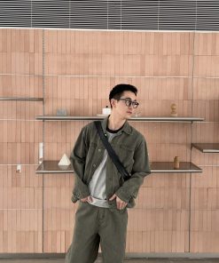 Korean-Style Minimalist Green Denim Jacket for Men, Retro Loose Fit Versatile Top