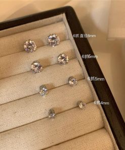 Korean Style Minimalist Magnetic Zircon Ear Clips for Women - Elegant, Versatile No Ear Holes Earrings for Everyday Wear