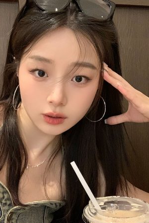 Korean-Style Minimalist Silver Hoop Earrings - Versatile Round Ear Studs for 2025 Trendy Fashion