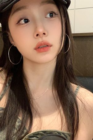 Korean-Style Minimalist Silver Hoop Earrings - Versatile Round Ear Studs for 2025 Trendy Fashion