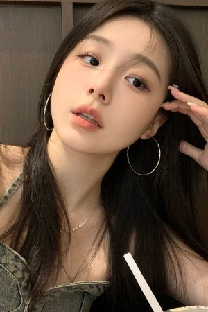 Korean-Style Minimalist Silver Hoop Earrings - Versatile Round Ear Studs for 2025 Trendy Fashion