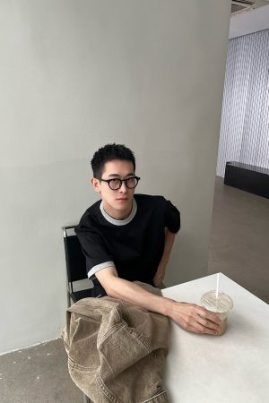 Korean Style Minimalist Solid Color Block Short Sleeve T-Shirt for Men - Clean Fit Round Neck Loose Top