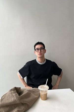 Korean Style Minimalist Solid Color Block Short Sleeve T-Shirt for Men - Clean Fit Round Neck Loose Top