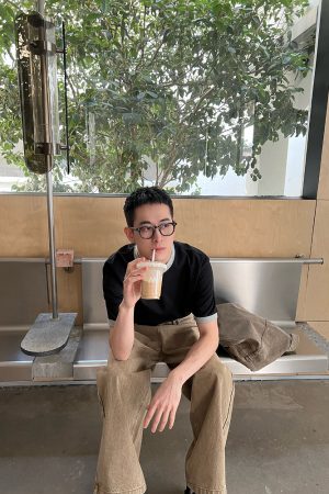 Korean Style Minimalist Solid Color Block Short Sleeve T-Shirt for Men - Clean Fit Round Neck Loose Top