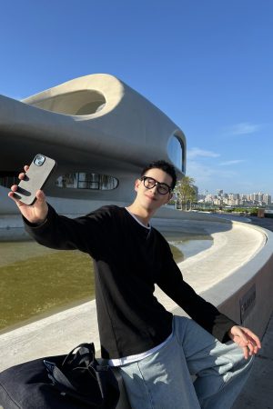 Korean-Style Minimalist White-Edged Round Neck Long Sleeve T-Shirt for Men - Autumn Winter Base Layer Top