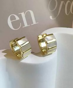 Korean Style Mother-of-Pearl Half-Circle Ear Clip Earrings - Exquisite Statement Jewelry for Elegant Looks