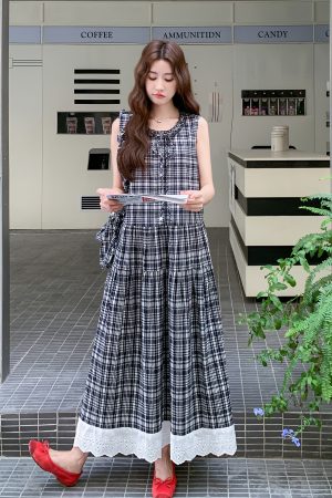 Korean-Style Plaid Patchwork Sleeveless Long Dress for Women - Unique and Stylish 2025 Summer Fashion Essential