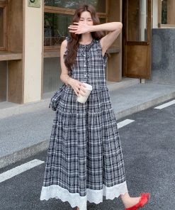 Korean-Style Plaid Patchwork Sleeveless Long Dress for Women - Unique and Stylish 2025 Summer Fashion Essential